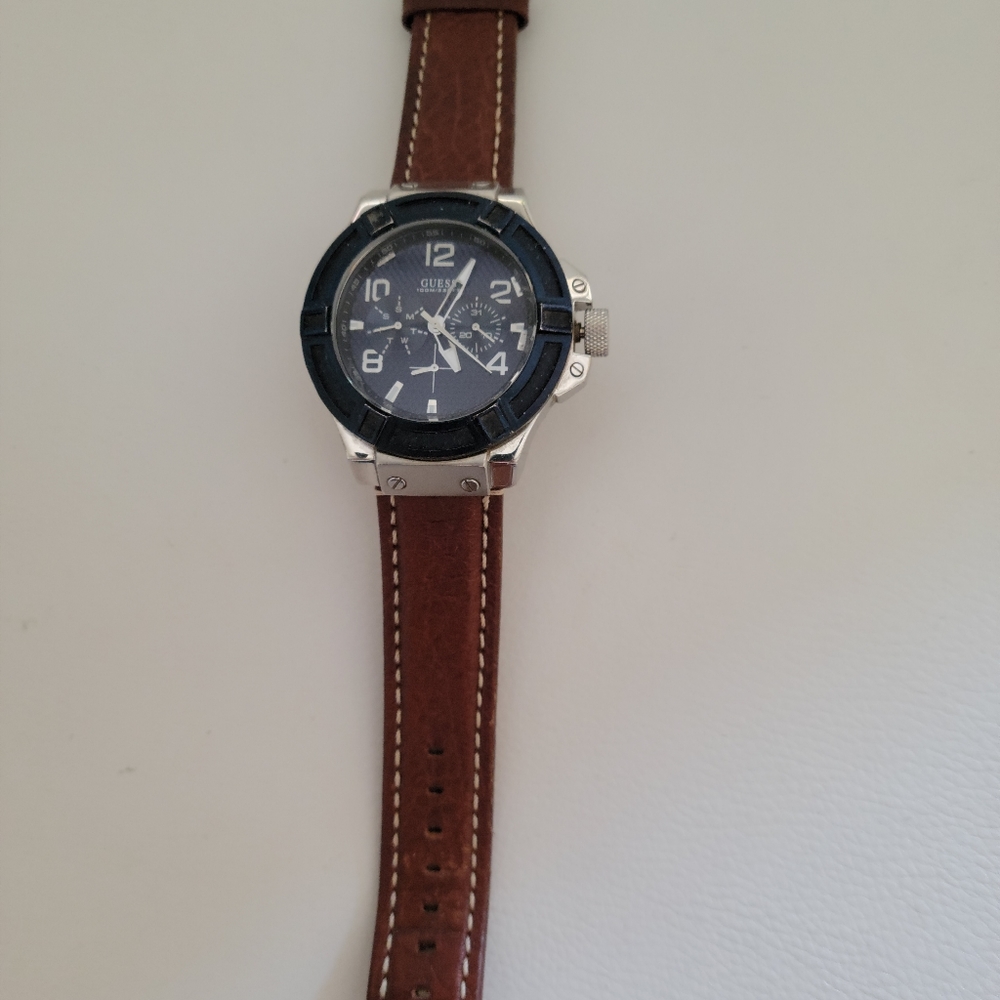GUESS MEN'S WATCH